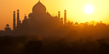 Indiens Schienennetz wächst täglich um 15 Kilometer - Indiens Aktienmärkte brechen Rekorde