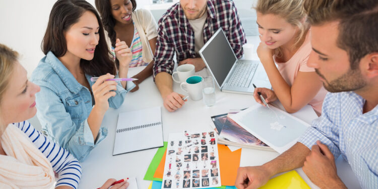 Wie Sie mit einer professionellen Agentur für Kommunikationsdesign Ihre Markenidentität stärken