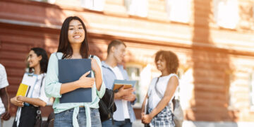 Karriere-Boost schon vor dem Abi: Warum internationale Erfahrungen in der Schulzeit die besten Chancen für Studium und Job eröffnen