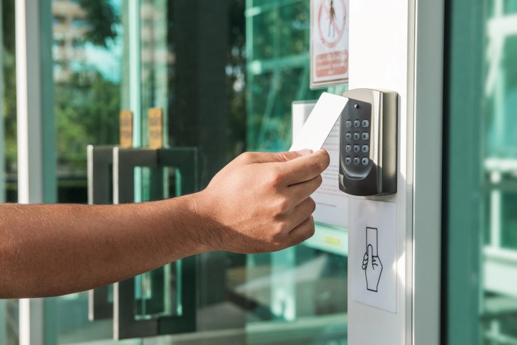 Mechanisch, elektronisch oder mobil: Welches Zutrittssystem passt zu welchem Unternehmen?